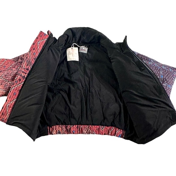 🦋Free People Mountain Majesty Reversible Quilted
Puffer size-S - Picture 5 of 9